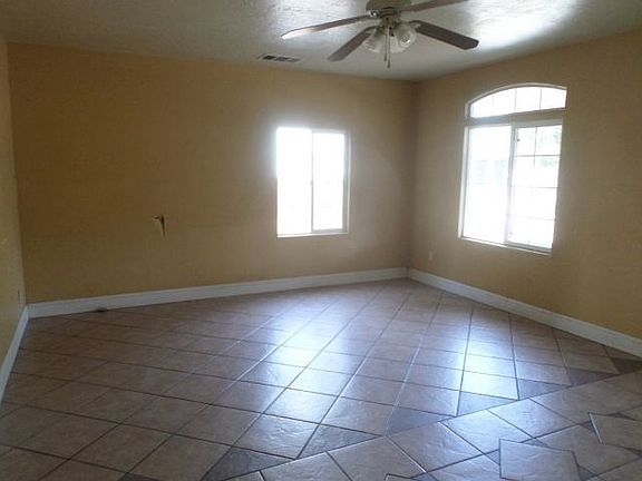 5th image of 419 N Magnolia Ave