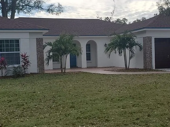 914 W Cimmeron Dr, Tampa, FL 33603