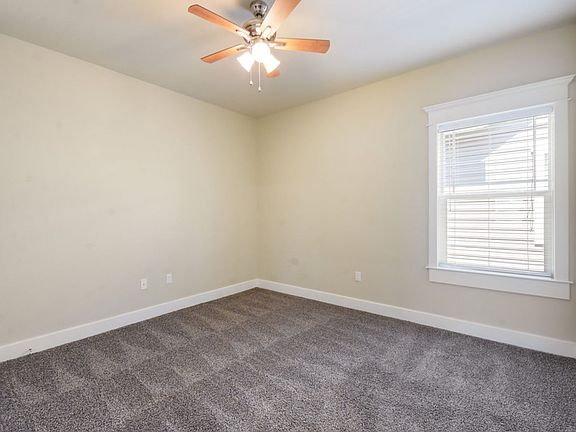 4th image of 216 Munro St