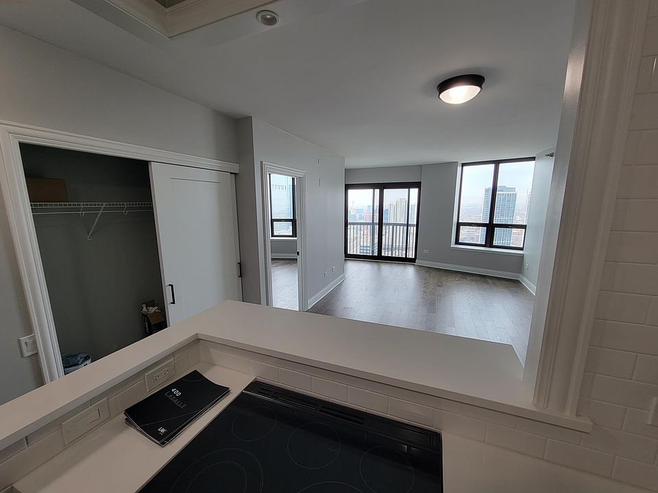 1st image of 400 N Lasalle St #4009