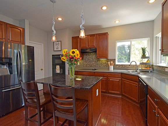 5th image of 2133 Blankenbecker Dr