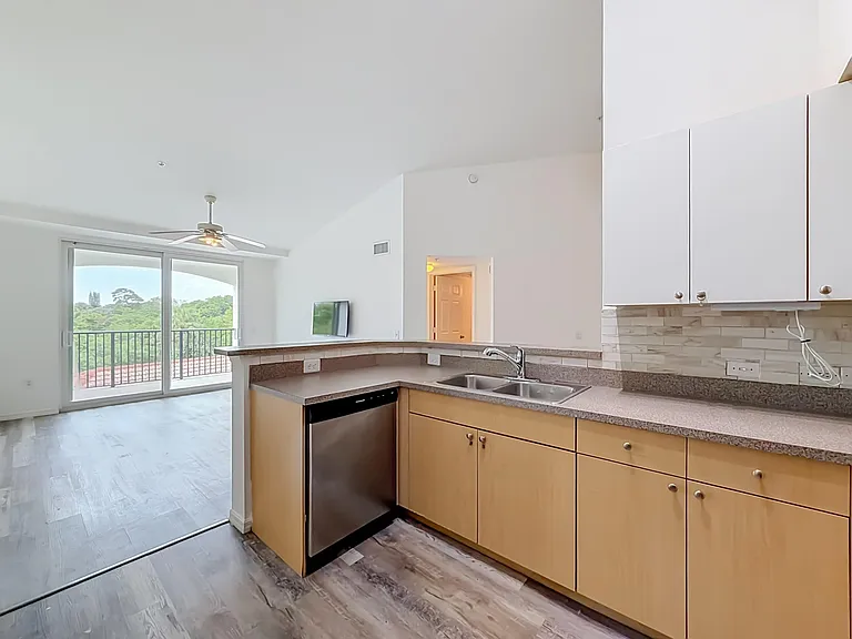 1119 Villa Ln #1119 — Photo 14