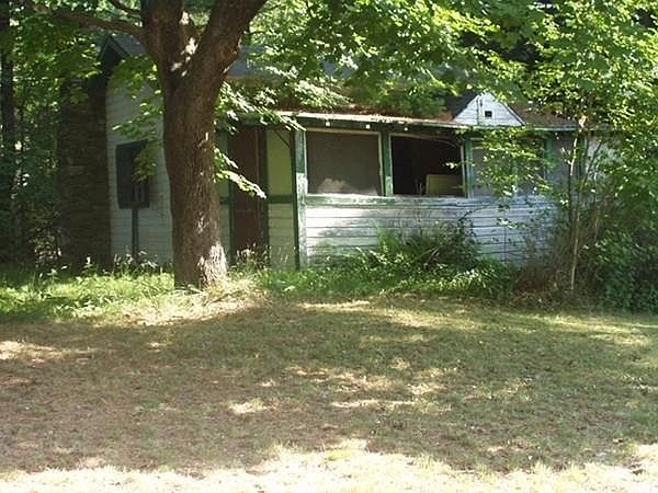 2nd image of 25 Finn Park Rd