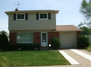 34731 Sansburn St, Westland, MI 48186