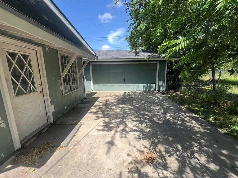 4817 Lansdown Dr — Photo 8