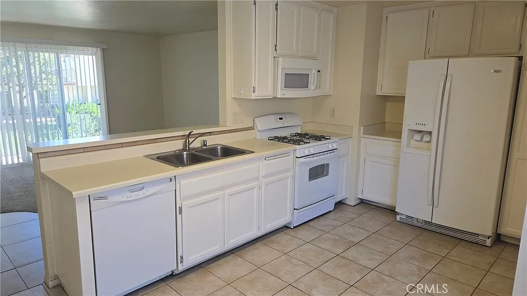 1 bed, 716 sqft, $1,725 — Photo 3