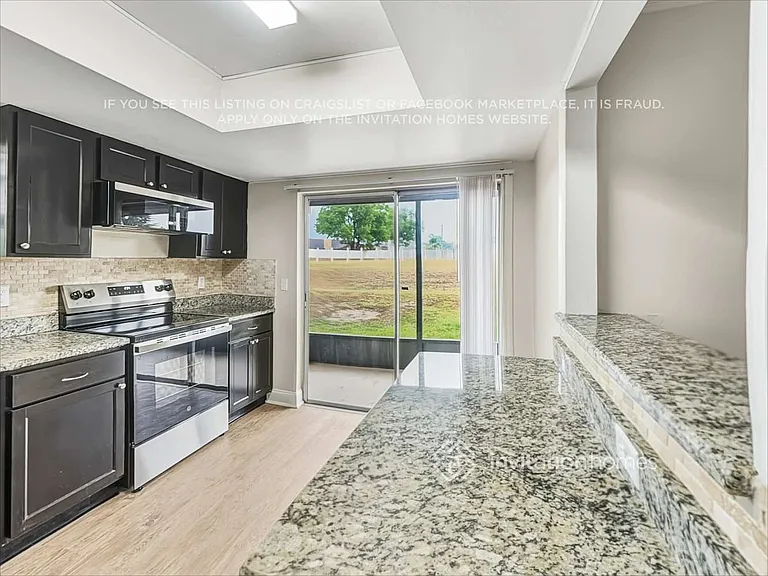 1172 La Mesa Ave — Photo 8