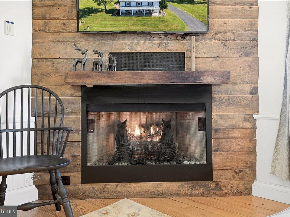 22nd image of 625 Riverbend Rd