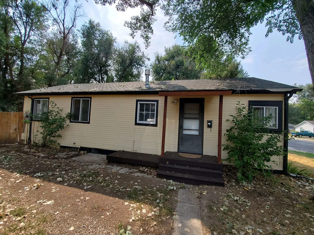 Building Photo - 1209 Maple St
