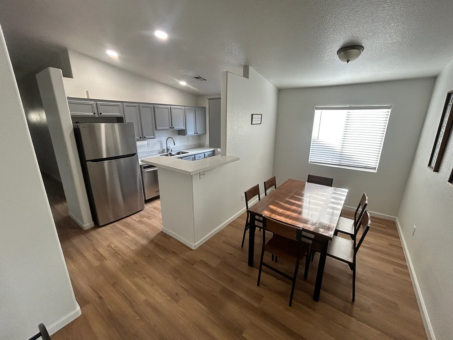 1 bed, 1484 sqft, $900 — Photo 4