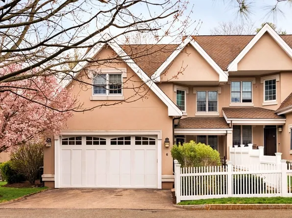 287 Langley Rd Unit 6, Newton, MA 02459