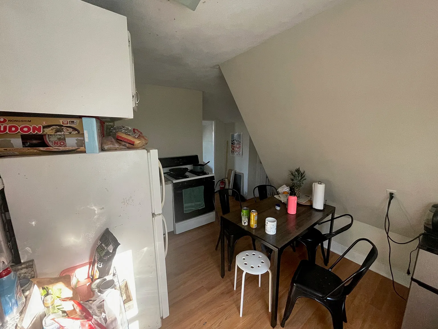 5 bed, 1.0 bath, $6,000 — Photo 2