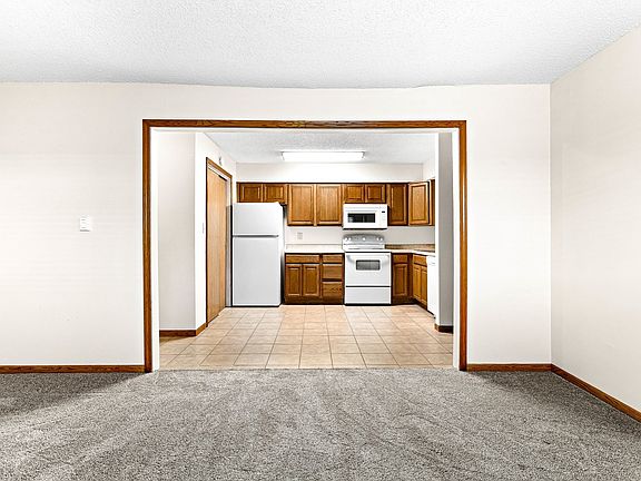 4th image of 3111 Heritage Dr APT 4