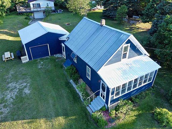 3rd image of 21979 E Everett Ave