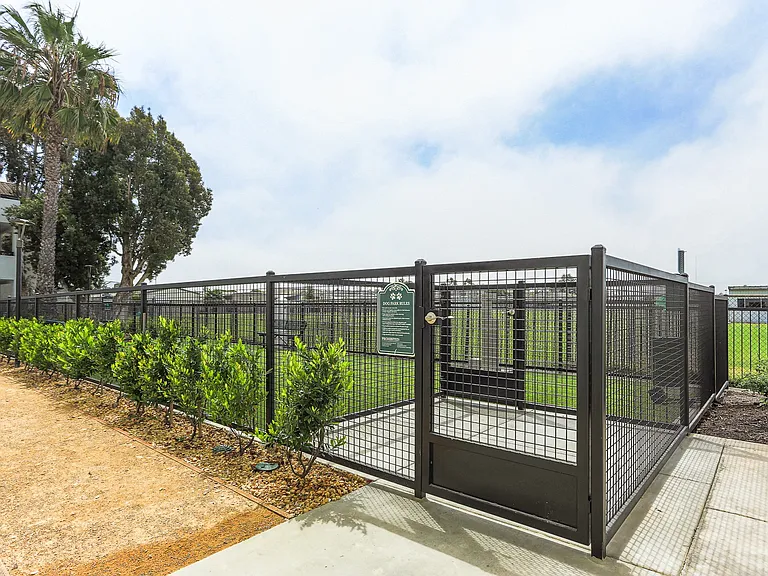 Newport Palms Apartments — Photo 29