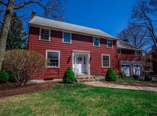 1054 Belridge Rd, Niskayuna, NY 12309