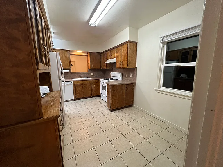 1140 Hazel St #2 — Photo 17