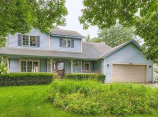 9441 71st St S, Cottage Grove, MN 55016