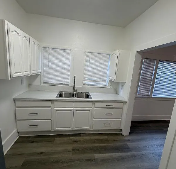 433 W 4th St #433 — Photo 12