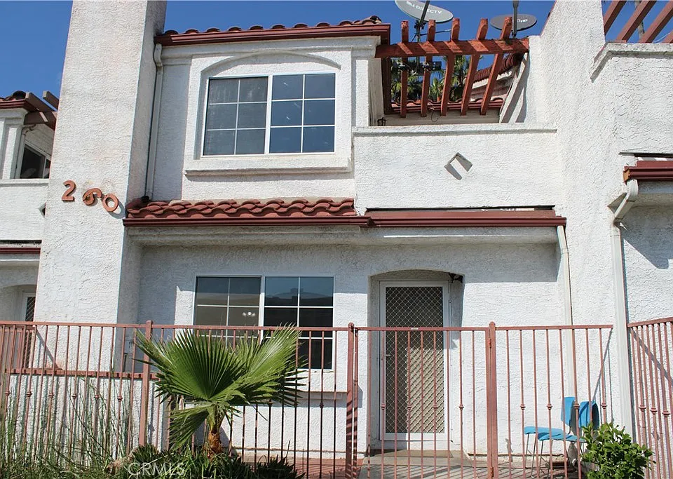 260 E Beverly Blvd #C