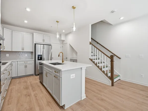 19714 Misty Moss Sq, Ashburn, VA 20147