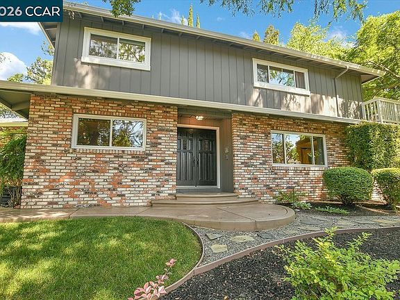 3rd image of 261 Appalachian Dr