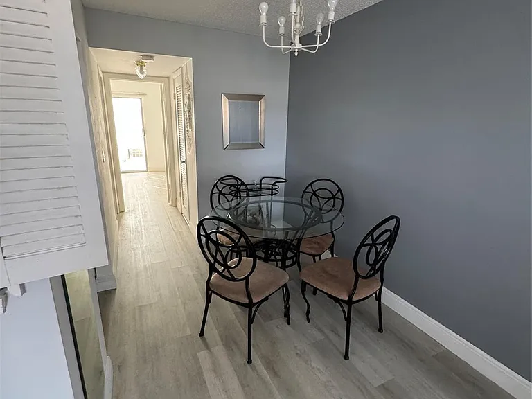 295 Newport Ct #295-T — Photo 7