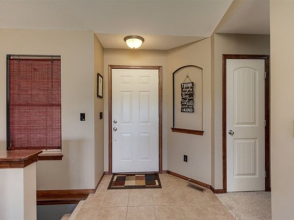 5th image of 1902 E Windsor Creek Ct