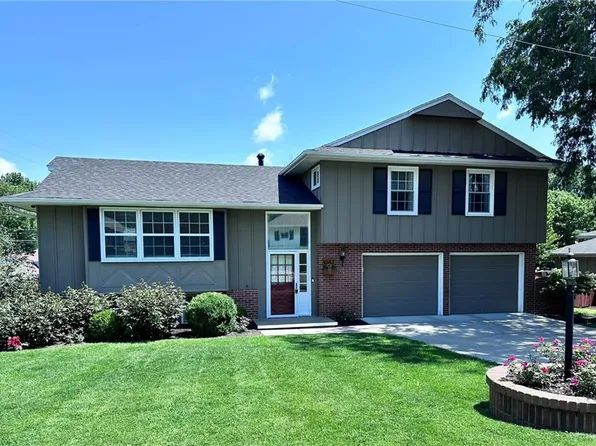 1033 Faustiana Dr, Maryville, MO 64468