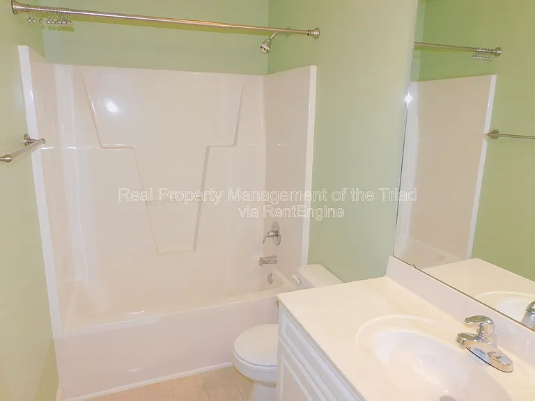 4 Rhododendron Dr — Photo 14