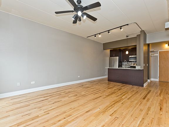 3rd image of 1430 S Michigan Ave APT 310