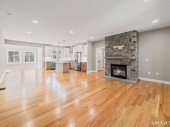 5th image of 177 Fox Den Road