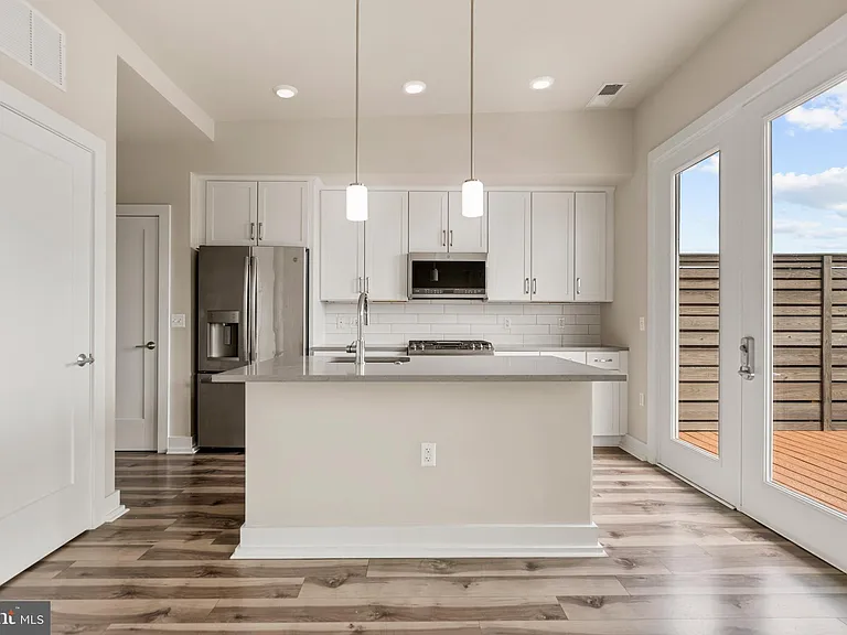 1800 Mount Vernon Ave #401 — Photo 4