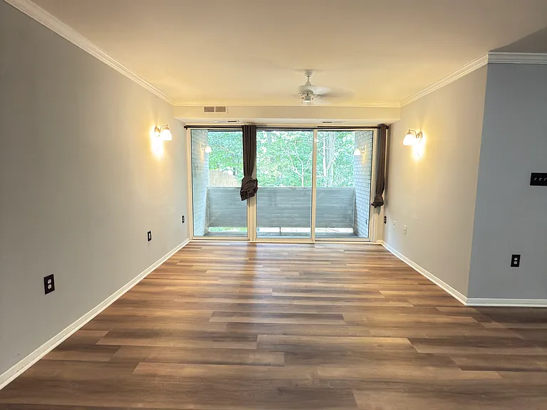 5618 Bloomfield Dr #201 — Photo 5