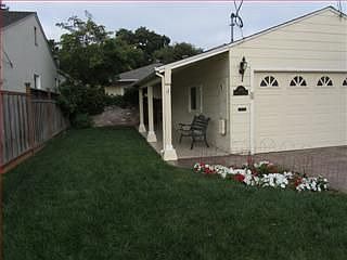 1st image of 1464 Oakhurst Ave