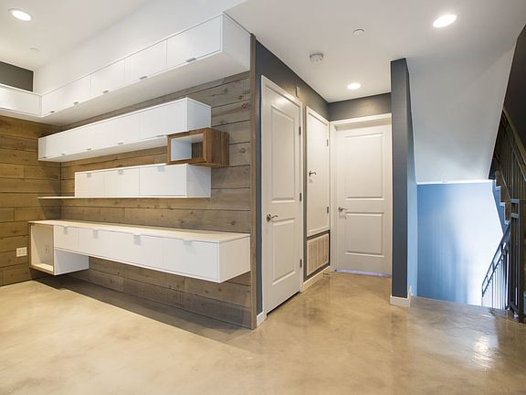 2nd image of 2393 N Silver Lake Blvd #6