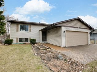 5473 Amblewood Dr NE, Prior Lake, MN 55372