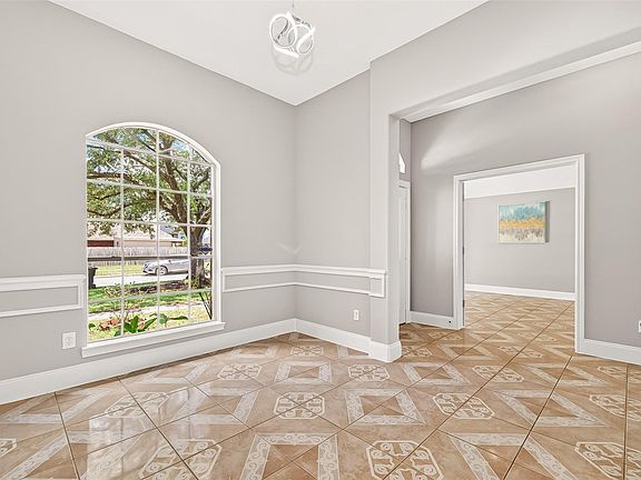 4th image of 13815 Daehne Dr