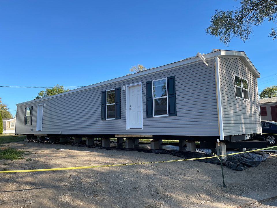 1st image of 15 Evergreen Dr