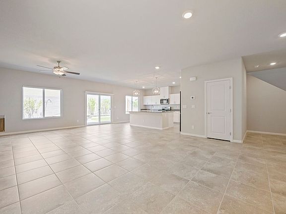 4th image of 3752 Berenices Ave