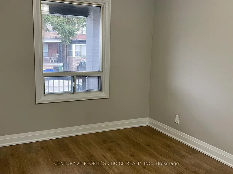 136 Edgemont St N — Photo 14
