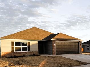 2712 Murphy St, Pea Ridge, AR 72751