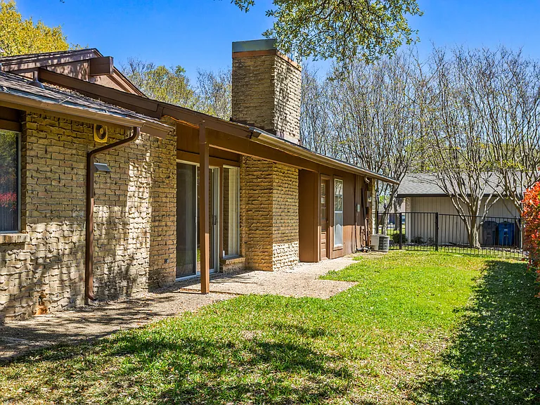 15721 Mapleview Cir — Photo 30