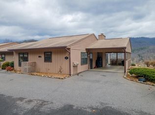 406C Ridgecrest Villas Dr, Franklin, NC 28734