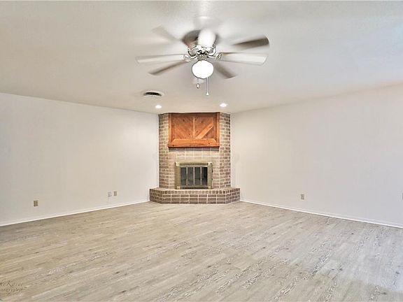 3rd image of 3018 Rex Allen Dr