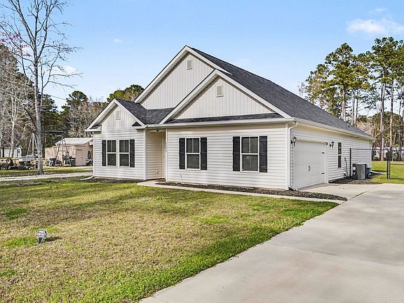 2nd image of 3390 Cypress Dr.