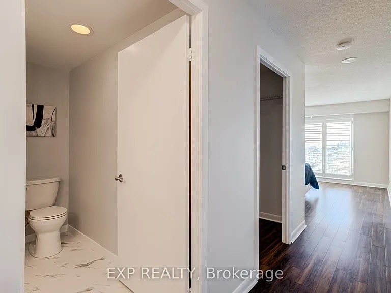 210 Victoria St #Penthouse 09 — Photo 29