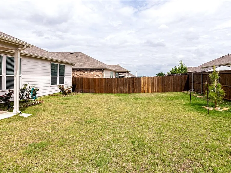 2336 Toposa Dr — Photo 25