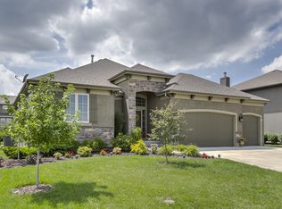 16358 S Summertree Ln, Olathe, KS 66062