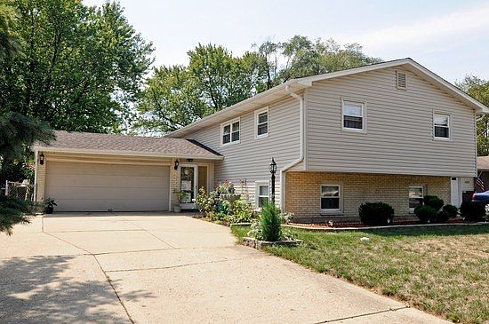 For Sale: 1411 W. Golf Rd., Mount Prospect, IL 60056